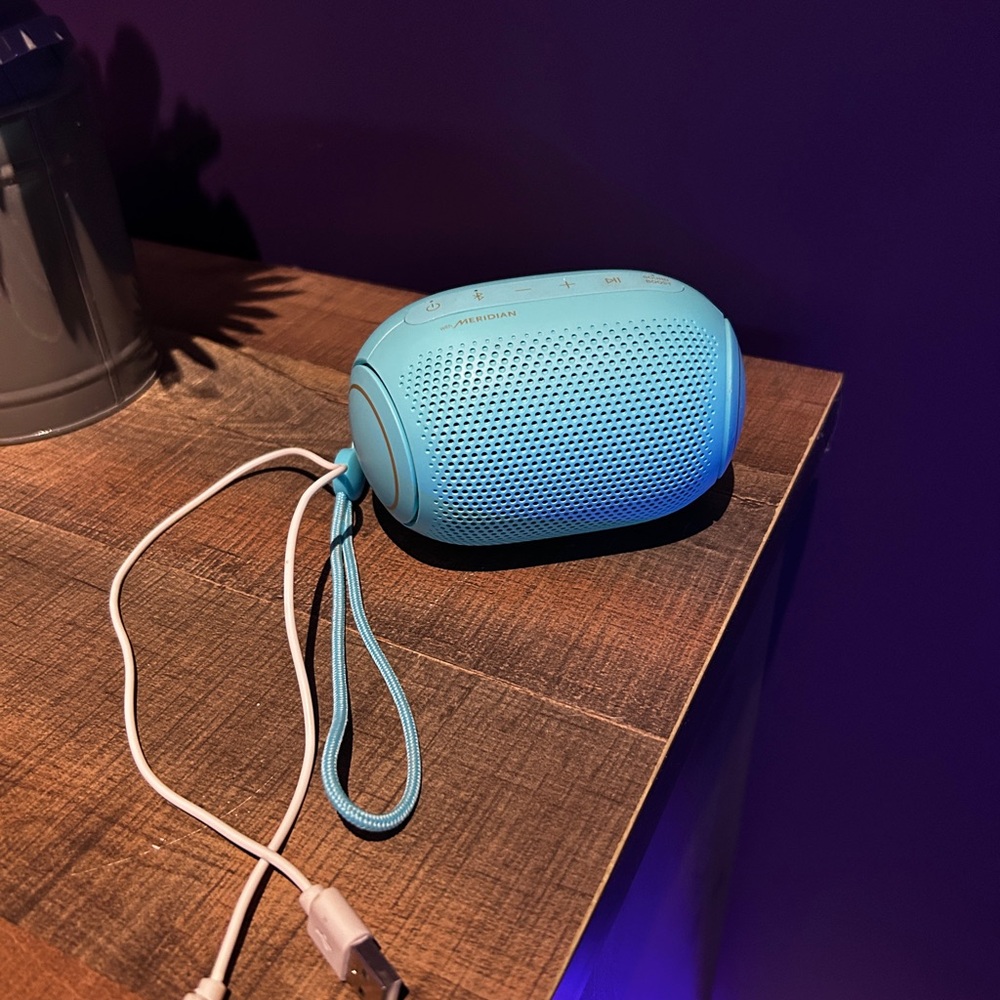 Portable Blue Bluetooth Speaker